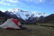 Ausangate-camping-trekking-perou-pasionandina-excursion-montagne-peru-travelagency-lac-lagunas-andes-altitude-lagunes-randonnée-mountain-camping