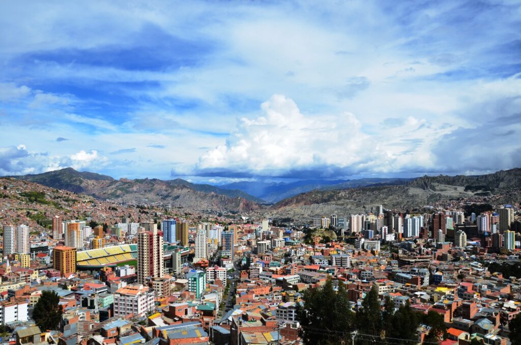 Imagen en vista aérea del centro urbano de La Paz, ciudad capital de Bolivia.